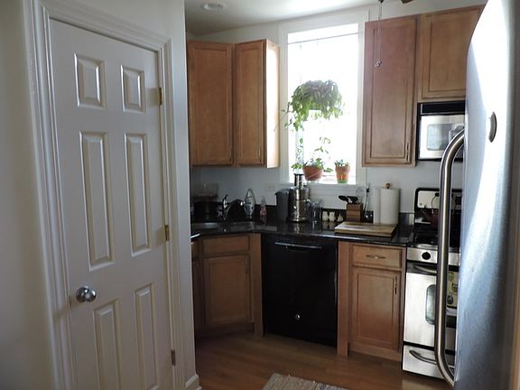 4th image of 4642 N Albany Ave APT 3W