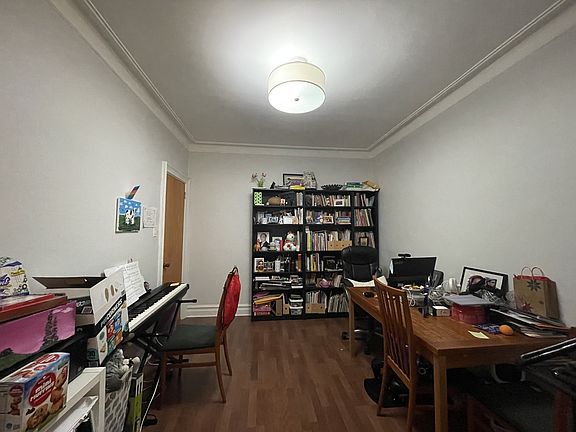 3rd image of 747 Crawford Ave #2
