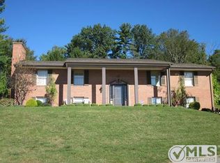 225 Oakmont Rd, Wheeling, WV 26003