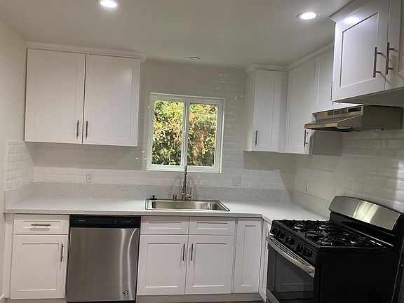3rd image of 109 W Claremont St #B
