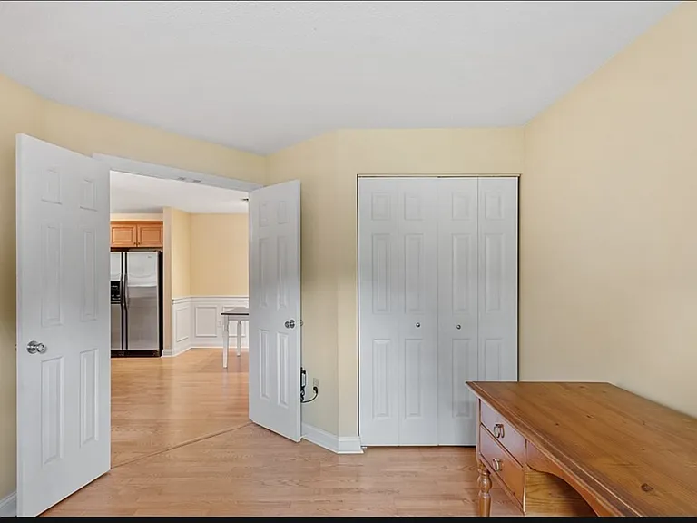 650 Brookside Dr #D — Photo 16