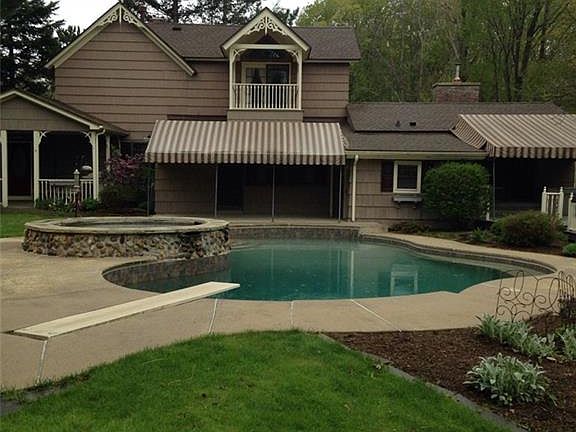 3rd image of 9238 Holland Glenwood Rd