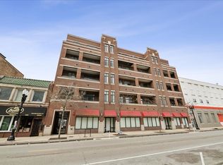 4420 N Clark St APT 302, Chicago, IL 60640
