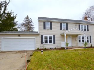 878 Portage Line Rd, Akron, OH 44312