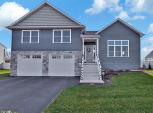 62 Randolph Dr, Elizabethtown, PA 17022