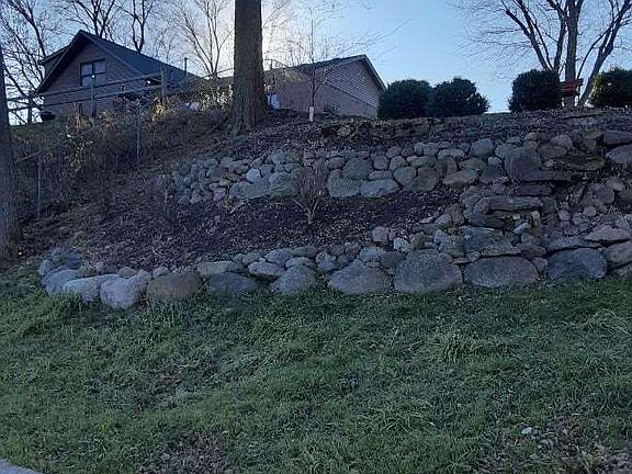 4th image of 3728 Algonquin Blvd
