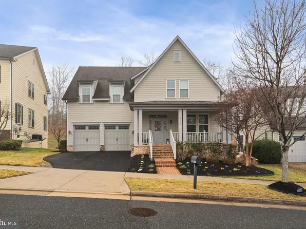 17136 Gullwing Dr, Dumfries, VA 22026