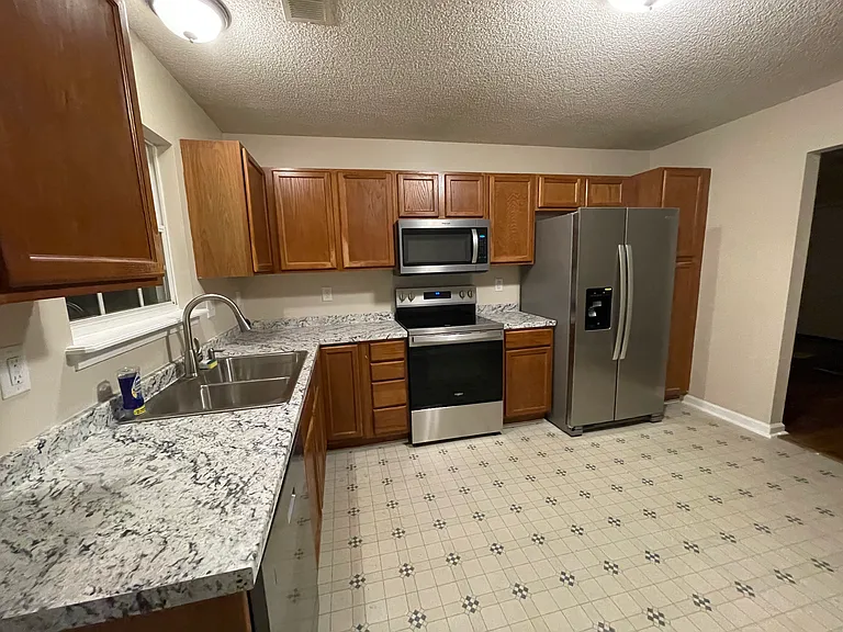 5017 Westview St — Photo 5