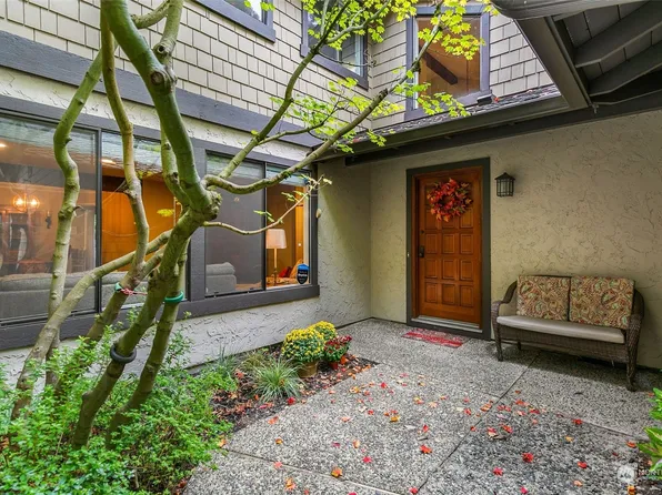 11817 Stendall Place N, Seattle, WA 98133