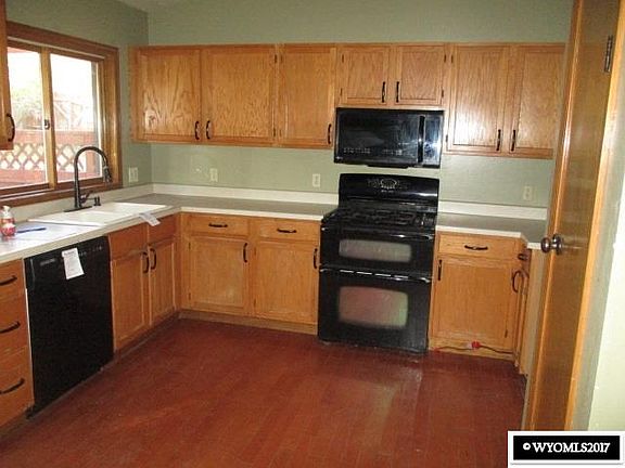 3rd image of 1150 Alaska Dr