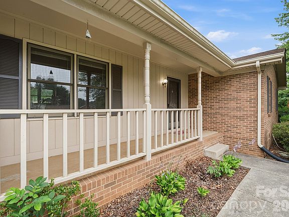 3rd image of 183 Dellinger Dr