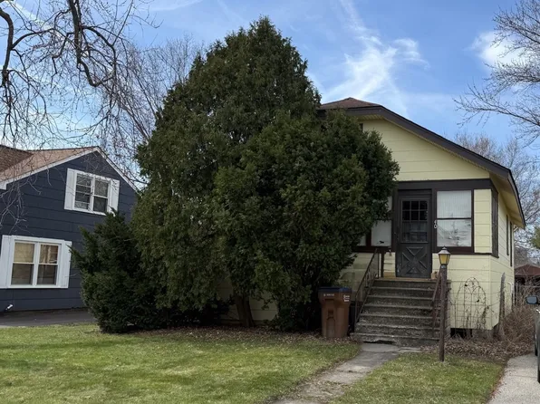 40 S Euclid Ave, Villa Park, IL 60181