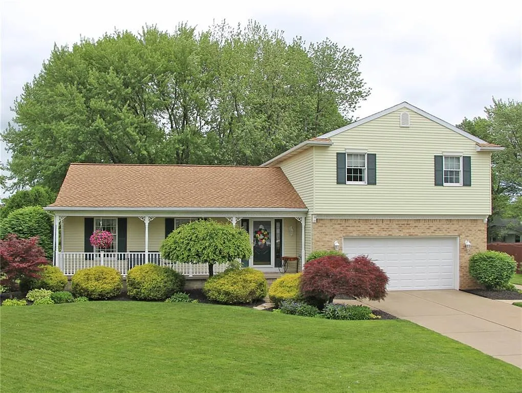 5825 Cobblestone Dr photo 1