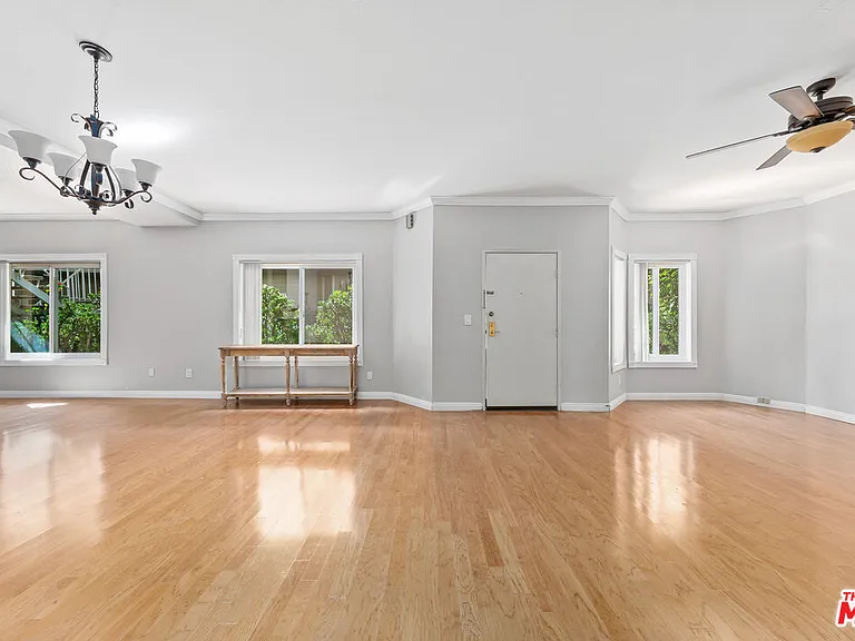 14937 Dickens St #109 — Photo 18
