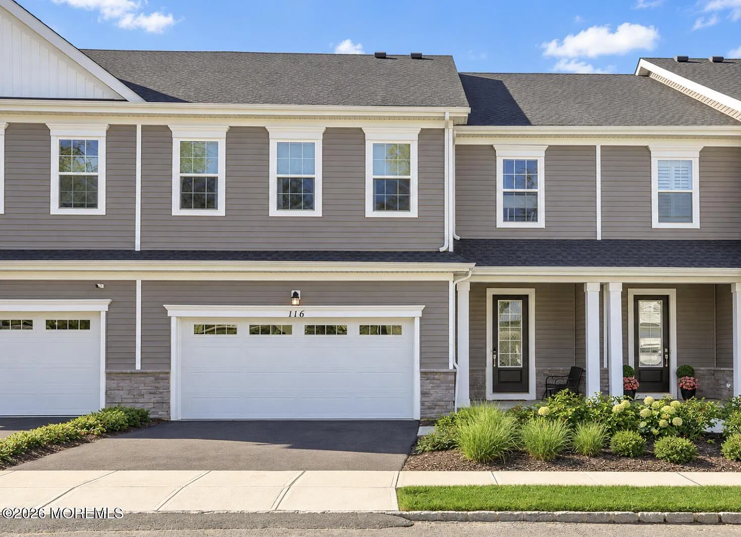 3 bed, 3.5 bath, 2875 sqft, $5,000 — Photo 2