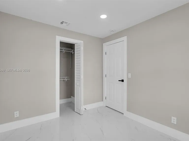 1660 W 26th St — Photo 12