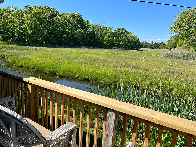 Creek Ct — Photo 3