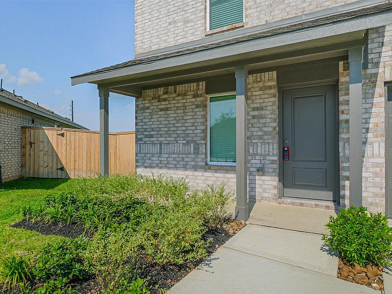 6514 Linden Leaf Dr — Photo 3