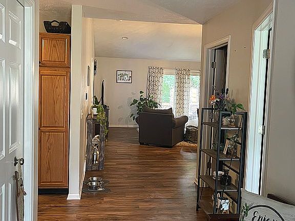 3rd image of 4394 Idlewood Dr SW