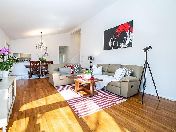 5th image of 4 Laurel Ln