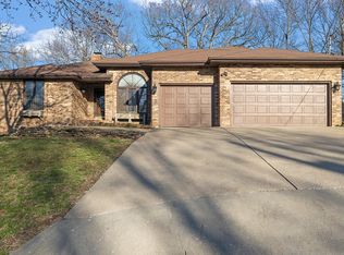 3872 N Williams Ct, Springfield, MO 65803