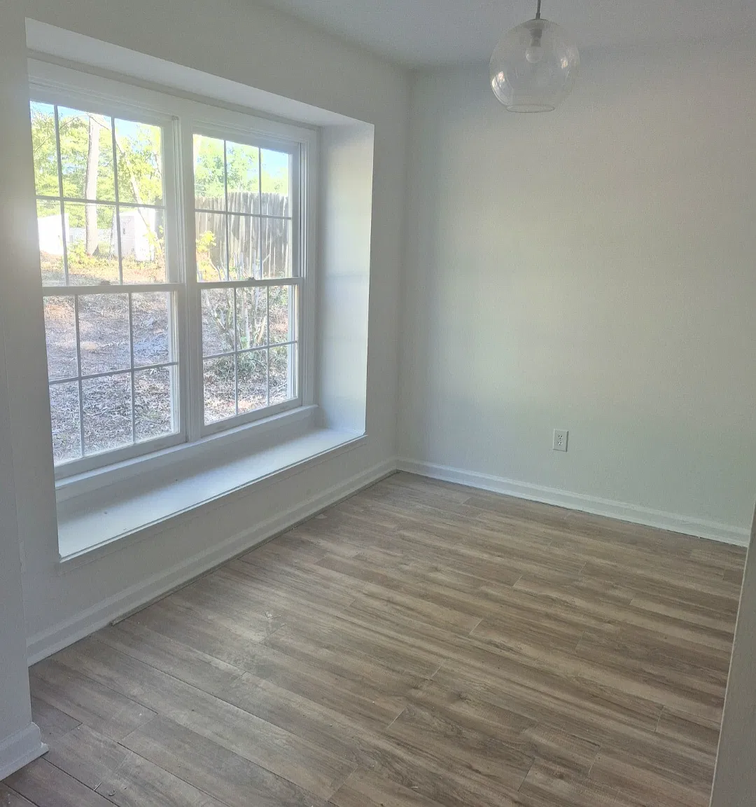 3 bed, 1356 sqft, $1,950 — Photo 4