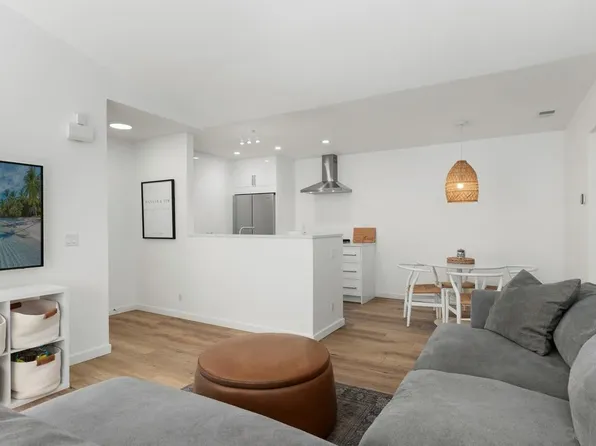1063 Shadowridge Dr Unit 22, Vista, CA 92081
