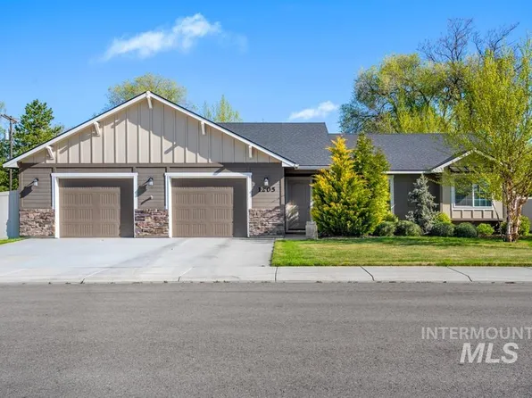 1205 Cottonwood Dr, Fruitland, ID 83619