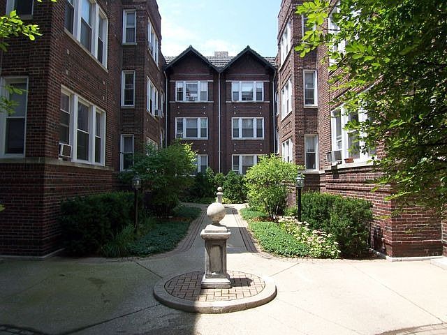 1st image of 4866 N Ashland Ave APT 3E