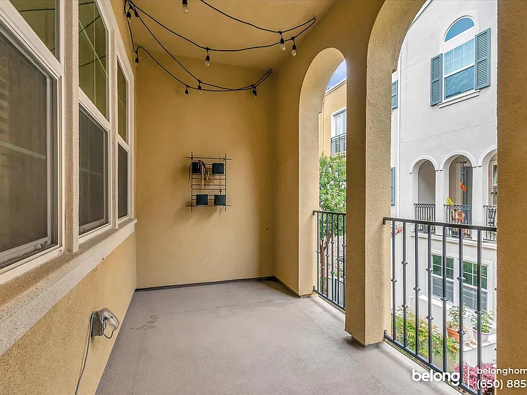 5832 Crespi Way — Photo 24