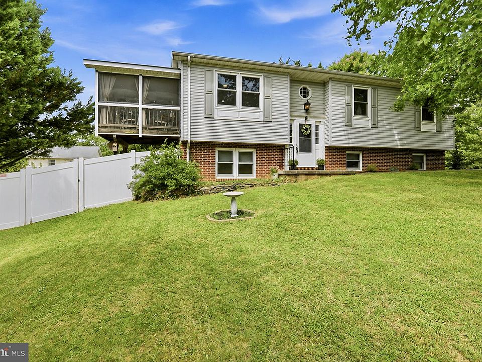 1st image of 1179 Brook Ct