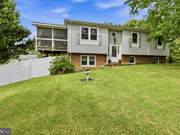 1179 Brook Ct, Front Royal, VA 22630