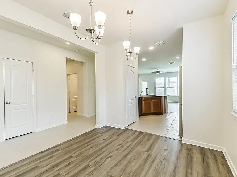 9115 Brixham Dr — Photo 15