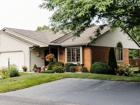 2nd image of 829 Harvest Dr #20
