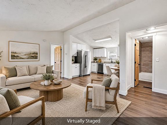3rd image of 36 Nutmeg Ln