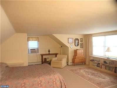 5th image of 436 Tomlinson Ave