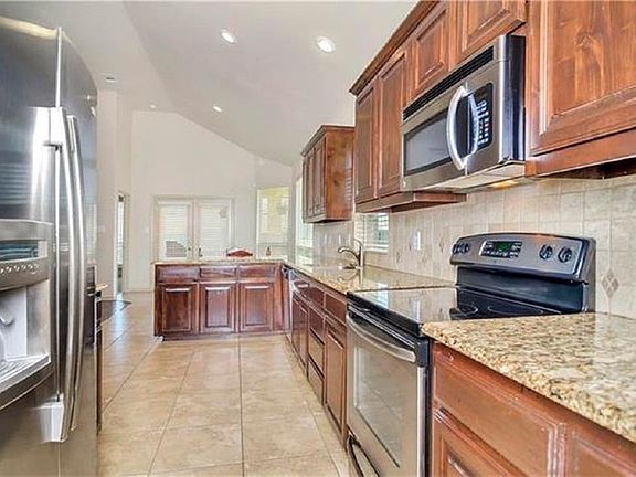 3rd image of 605 Irish Glen Ct