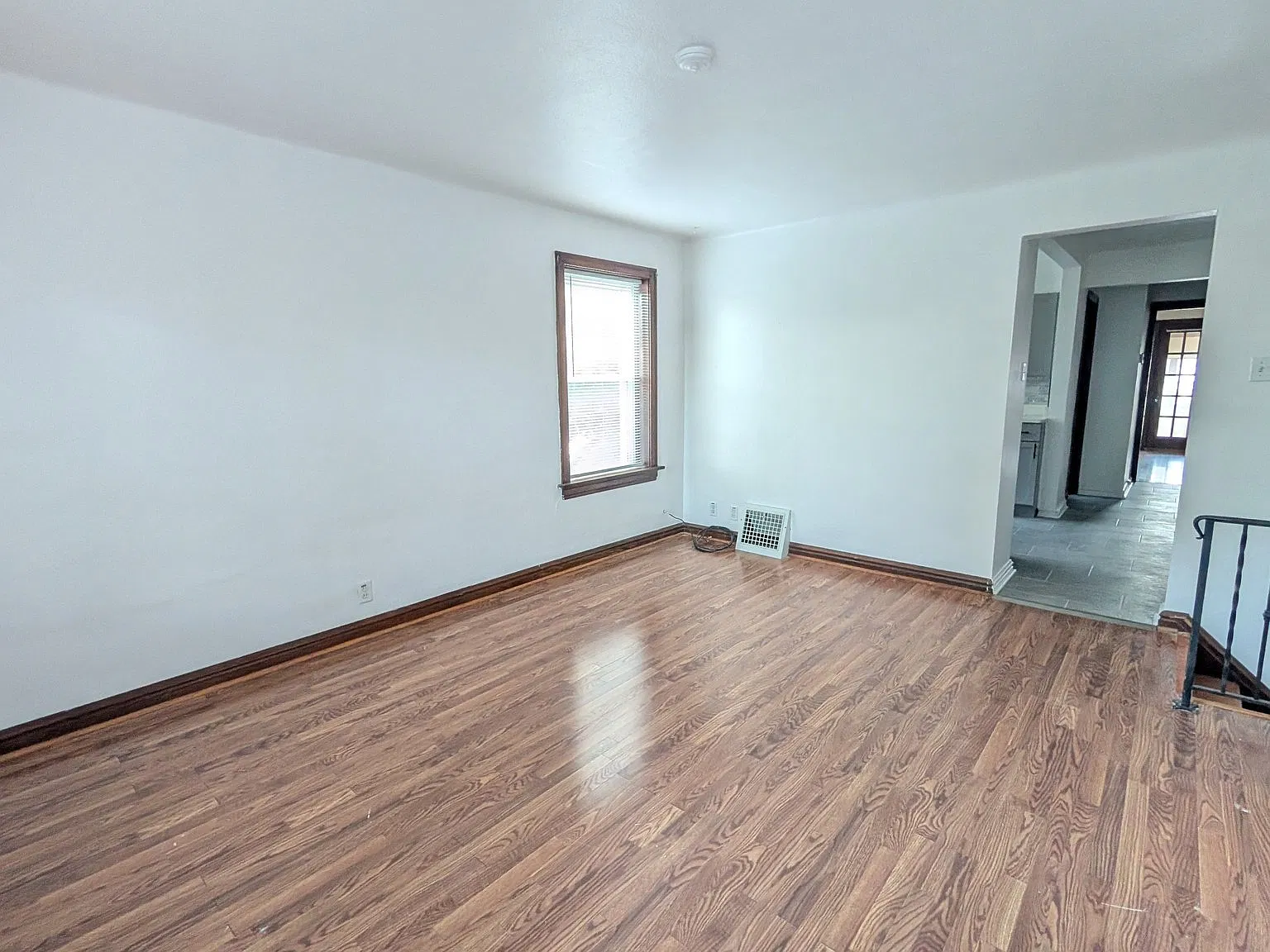 5470 Loughborough Ave — Photo 3