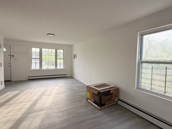 472 Beach 43rd St #1, Far Rockaway, NY 11691