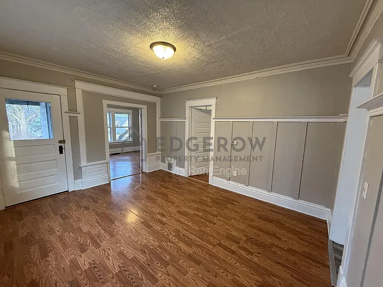 1038 Lafayette Ave SE — Photo 3
