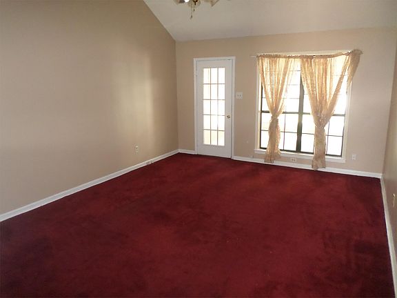 5th image of 6916 Hillindale Dr