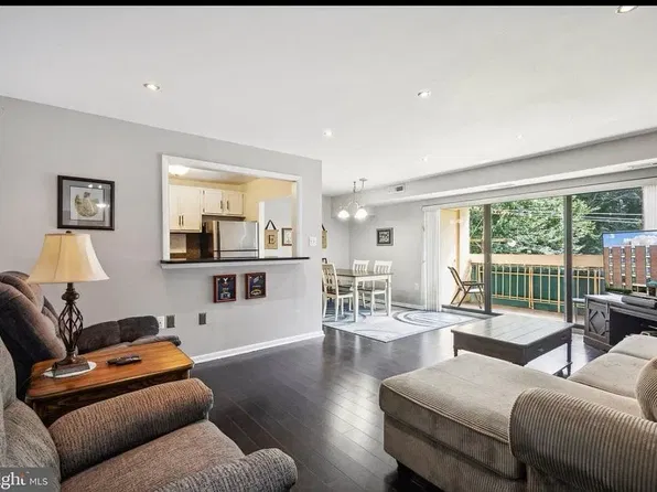 6135 Leesburg Pike APT 305, Falls Church, VA 22041