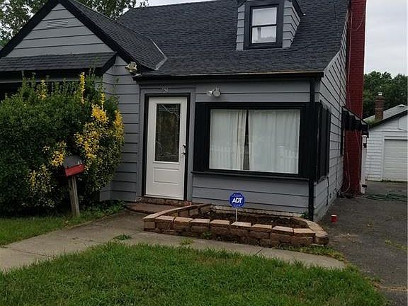2nd image of 28 E Marshall St