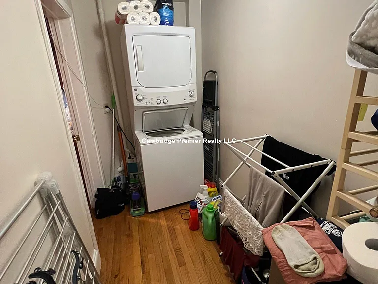 279 Pearl St #3 — Photo 16