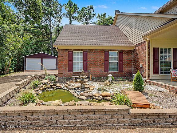 5th image of 4019 Victoria Dr