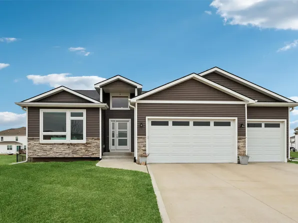 1210 NW Pine Bluff Cir, Waukee, IA 50263