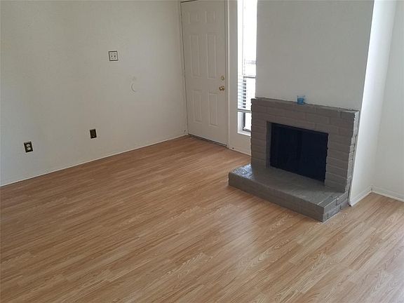 3rd image of 2110 Wilcrest Dr APT 231