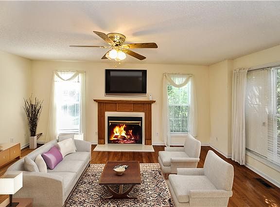 2nd image of 1231 Willow Brook Dr