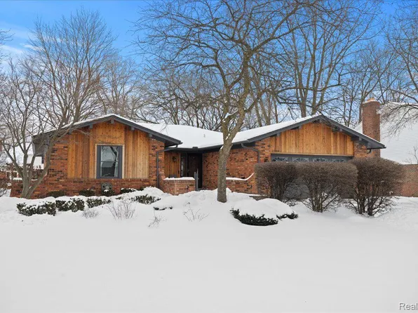 22208 Wingate Ct, Farmington Hills, MI 48335