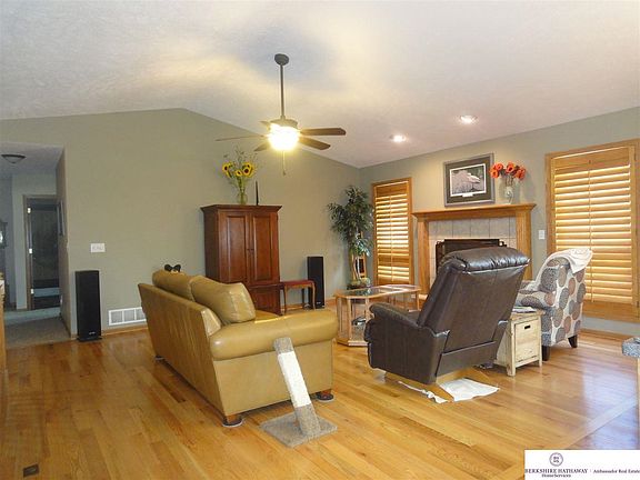 2nd image of 21842 Hilltop Ave